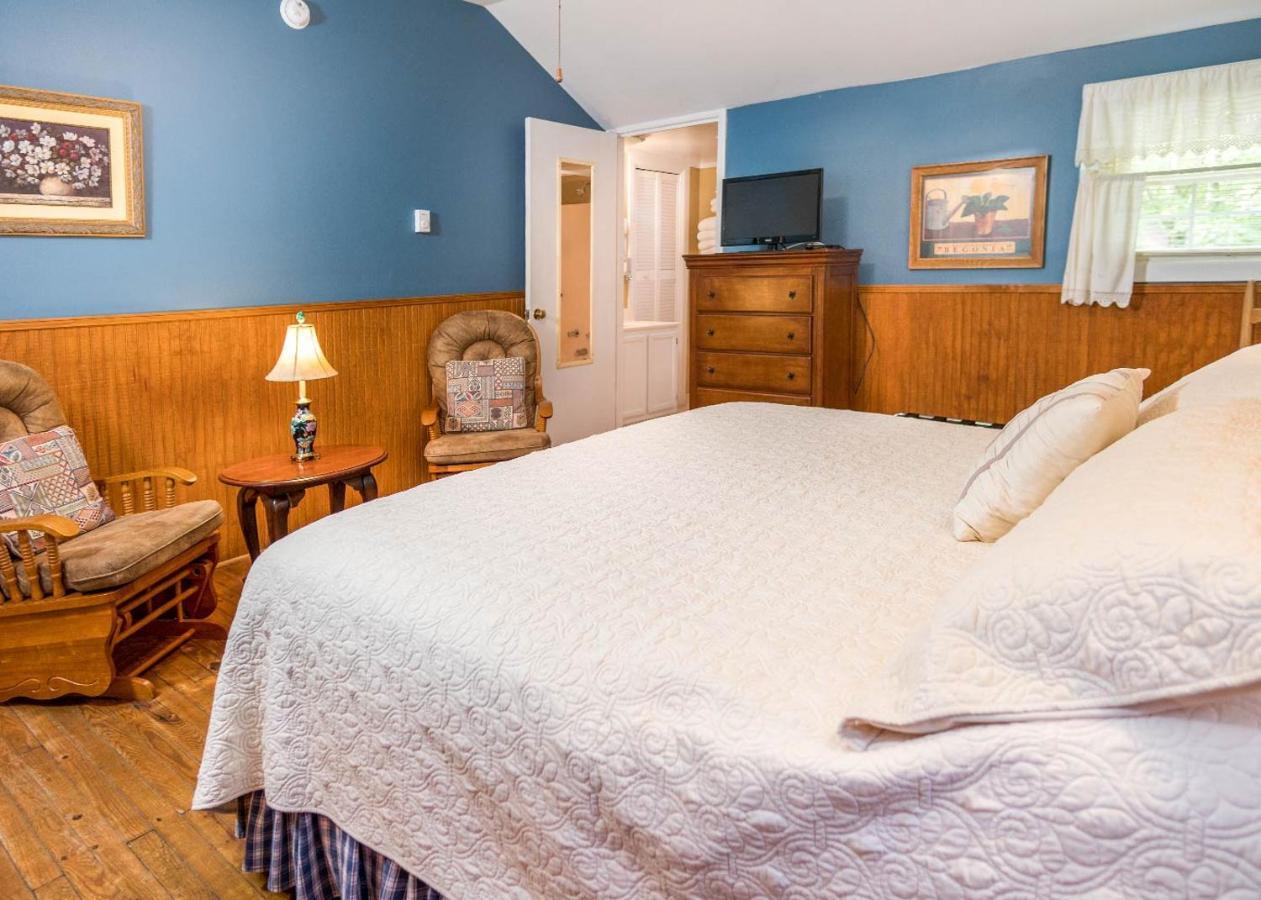 Highland Lake Inn & Resort - Flat Rock Exterior foto