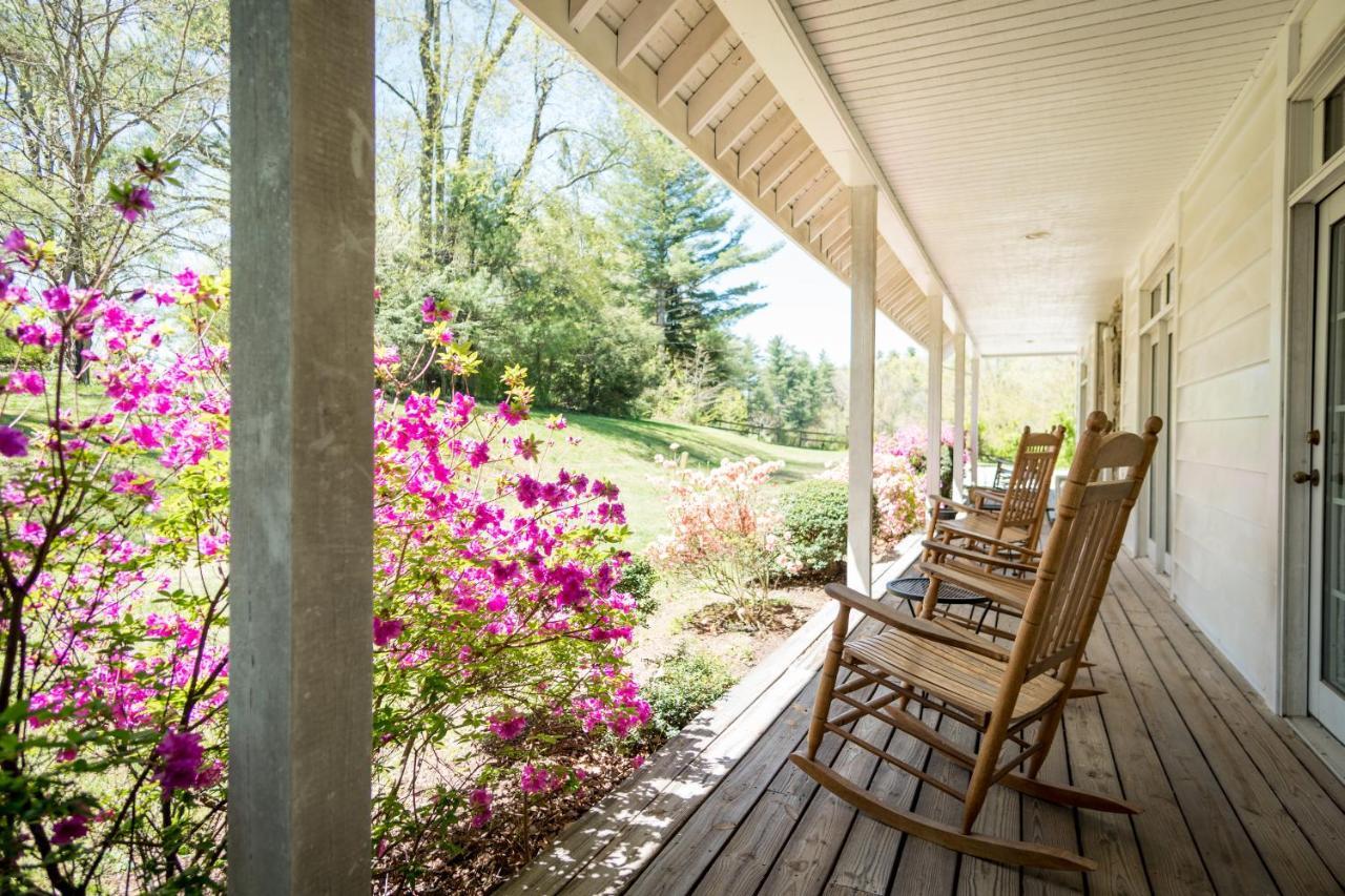 Highland Lake Inn & Resort - Flat Rock Exterior foto